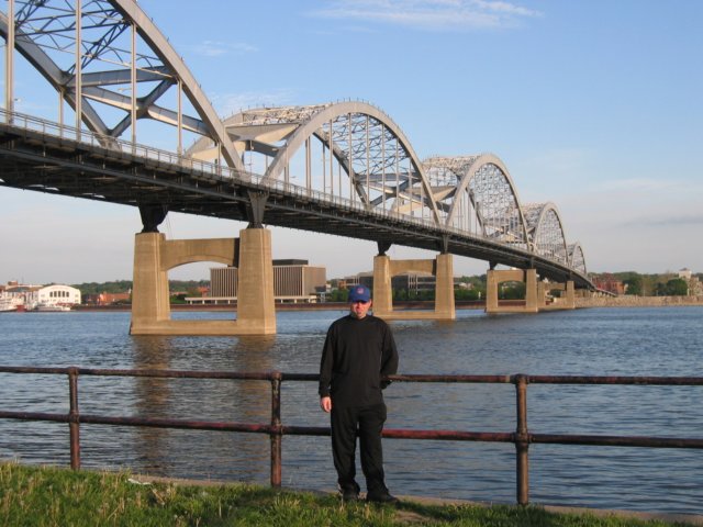 centennialbridgemississippiriver.jpg