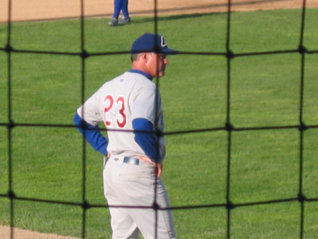 sandberglistenedtoargumentattheplate.jpg